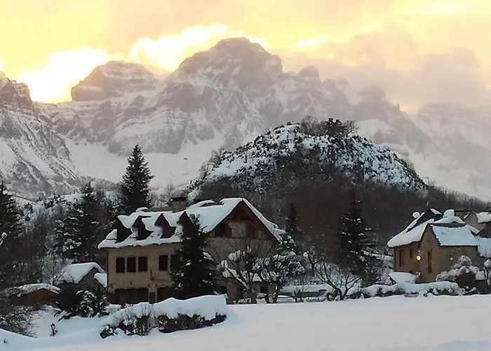 Soleado En Panticosa, A 50 M. Del Telesilla *